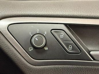VOLKSWAGEN GOLF 2.0 TDI SE Nav Hatchback 5dr Diesel DSG Euro 6 (s/s) (150 ps)