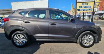 HYUNDAI TUCSON 1.6 GDi Blue Drive SE Nav SUV 5dr Petrol Manual Euro 6 (s/s) (13