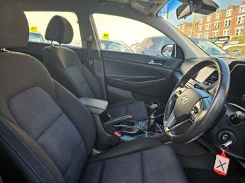 HYUNDAI TUCSON 1.6 GDi Blue Drive SE Nav SUV 5dr Petrol Manual Euro 6 (s/s) (13