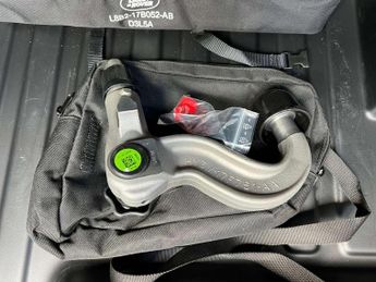 LAND ROVER DEFENDER 3.0 Defender Hard Top SE D MHEV Auto 4WD 5dr