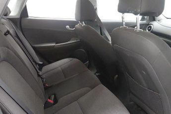 HYUNDAI KONA 39kWh SE Connect SUV 5dr Electric Auto (10.5kW Charger) (136 ps)