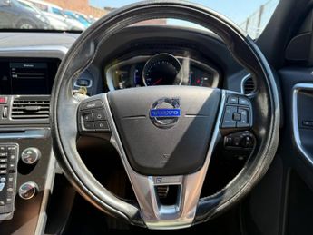 VOLVO XC60 2.0 D4 R-Design Nav SUV 5dr Diesel Auto Euro 6 (s/s) (190 ps)
