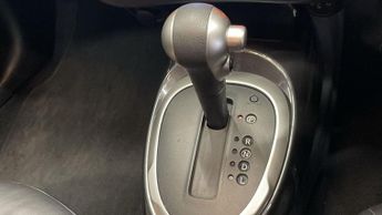 NISSAN JUKE 1.6 Tekna SUV 5dr Petrol XTRON Euro 6 (117 ps)
