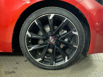 TOYOTA COROLLA 1.8 VVT-h GPF GR SPORT Hatchback 5dr Petrol Hybrid CVT Euro 6 (s