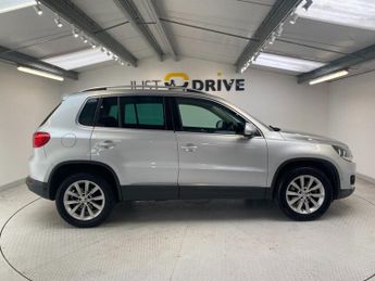 VOLKSWAGEN TIGUAN 2.0 TDI BlueMotion Tech SE SUV 5dr Diesel Manual 4WD Euro 5 (s/s