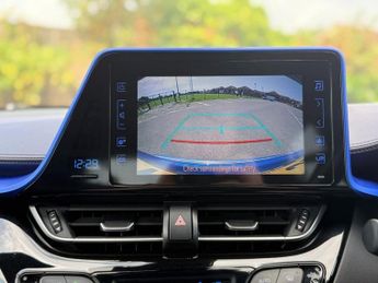 TOYOTA C-HR 1.8 VVT-h Dynamic SUV 5dr Petrol Hybrid CVT Euro 6 (s/s) (122 ps