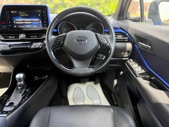 TOYOTA C-HR 1.8 VVT-h Dynamic SUV 5dr Petrol Hybrid CVT Euro 6 (s/s) (122 ps