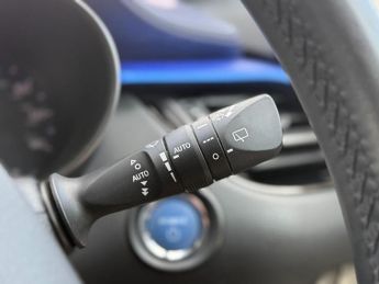 TOYOTA C-HR 1.8 VVT-h Dynamic SUV 5dr Petrol Hybrid CVT Euro 6 (s/s) (122 ps