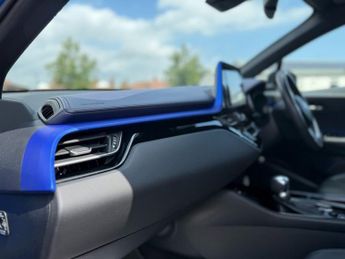 TOYOTA C-HR 1.8 VVT-h Dynamic SUV 5dr Petrol Hybrid CVT Euro 6 (s/s) (122 ps