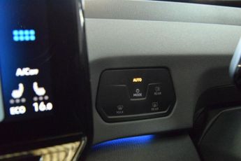 VOLKSWAGEN ID.3 Pro Performance 58kWh Life Hatchback 5dr Electric Auto (204 ps)