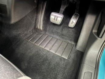 VOLKSWAGEN ID.3 Pro Performance 58kWh Tech Hatchback 5dr Electric Auto (204 ps)