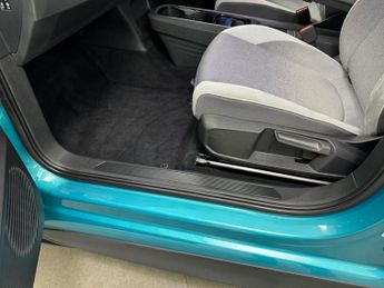 VOLKSWAGEN ID.3 Pro Performance 58kWh Tech Hatchback 5dr Electric Auto (204 ps)