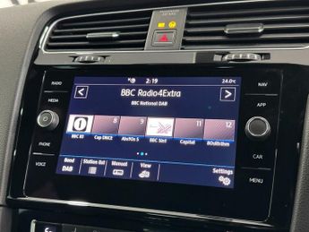 VOLKSWAGEN GOLF 1.4 TSI 8.7kWh GTE Advance Hatchback 5dr Petrol Plug-in Hybrid D