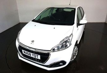 Peugeot 208 1.2 PureTech Signature Hatchback 5dr Petrol Manual-BLUETOOTH-CRU