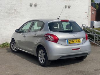 PEUGEOT 208 1.2 VTi Active Hatchback 5dr Petrol Manual Euro 5 (82 ps)