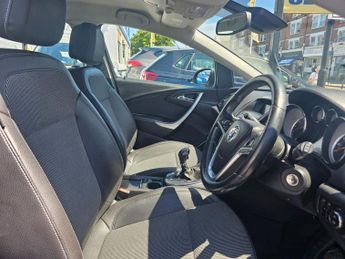 VAUXHALL ASTRA 1.4T 16v SE Hatchback 5dr Petrol Manual Euro 5 (140 ps)
