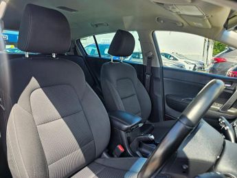 KIA SPORTAGE 1.6 GDi 2 SUV 5dr Petrol Manual Euro 6 (s/s) (130 bhp)