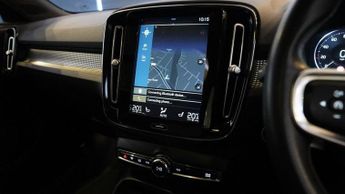 VOLVO XC40 2.0 T5 R-Design Pro SUV 5dr Petrol Auto AWD Euro 6 (s/s) (247 ps