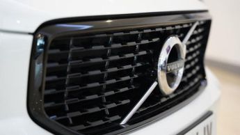 VOLVO XC40 2.0 T5 R-Design Pro SUV 5dr Petrol Auto AWD Euro 6 (s/s) (247 ps