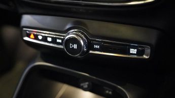 VOLVO XC40 2.0 T5 R-Design Pro SUV 5dr Petrol Auto AWD Euro 6 (s/s) (247 ps