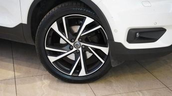 VOLVO XC40 2.0 T5 R-Design Pro SUV 5dr Petrol Auto AWD Euro 6 (s/s) (247 ps