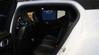 VOLVO XC40 2.0 T5 R-Design Pro SUV 5dr Petrol Auto AWD Euro 6 (s/s) (247 ps