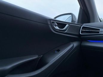 HYUNDAI IONIQ 38.3kWh Premium Hatchback 5dr Electric Auto (136 ps)