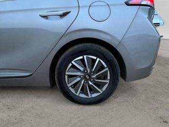 HYUNDAI IONIQ 38.3kWh Premium Hatchback 5dr Electric Auto (136 ps)