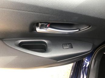 TOYOTA COROLLA 1.8 VVT-h GPF Icon Touring Sports 5dr Petrol Hybrid CVT Euro 6 (