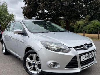 Ford Focus 1.6 Zetec Hatchback 5dr Petrol Powershift Euro 5 (125 ps)