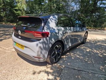 VOLKSWAGEN ID.3 Pro S 77kWh Tour Hatchback 5dr Electric Auto (4 Seat) (204 ps)