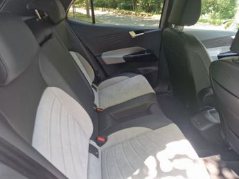 VOLKSWAGEN ID.3 Pro S 77kWh Tour Hatchback 5dr Electric Auto (4 Seat) (204 ps)