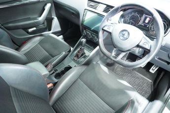SKODA OCTAVIA 2.0 TFSI vRS Hatchback 5dr Petrol DSG Euro 6 (s/s) (220 ps)