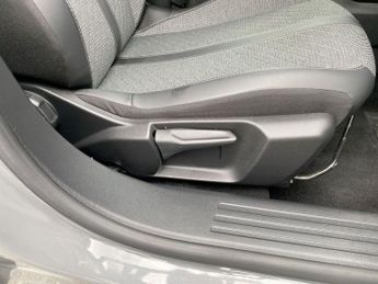 PEUGEOT 2008 1.2 PureTech Allure SUV 5dr Petrol EAT Euro 6 (s/s) (130 ps)