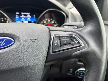 FORD FOCUS 1.0T EcoBoost Titanium Hatchback 5dr Petrol Auto Euro 6 (s/s) (1