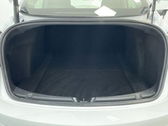 TESLA Model 3 (Dual Motor) Long Range Saloon 4dr Electric Auto 4WDE (346 ps) -