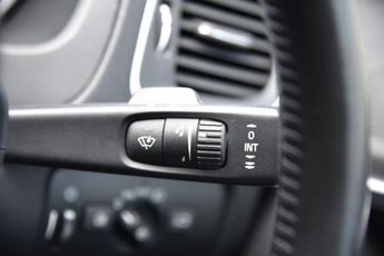 VOLVO V40 2.0 D4 SE Lux Nav Hatchback 5dr Diesel Auto Euro 6 (s/s) (190 ps