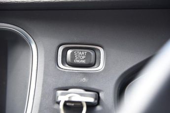 VOLVO V40 2.0 D4 SE Lux Nav Hatchback 5dr Diesel Auto Euro 6 (s/s) (190 ps