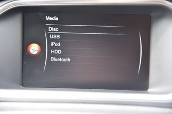 VOLVO V40 2.0 D4 SE Lux Nav Hatchback 5dr Diesel Auto Euro 6 (s/s) (190 ps