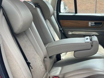 LAND ROVER RANGE ROVER SPORT 3.0 SD V6 HSE SUV 5dr Diesel Auto 4WD Euro 5 (255 bhp)
