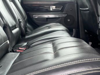 LAND ROVER RANGE ROVER SPORT 3.0 SD V6 HSE Black SUV 5dr Diesel Auto 4WD Euro 5 (255 bhp)