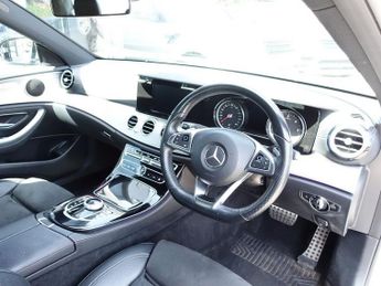MERCEDES-BENZ E-CLASS 2.0 E220d AMG Line Saloon 4dr Diesel G-Tronic+ Euro 6 (s/s) (194