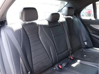 MERCEDES-BENZ E-CLASS 2.0 E220d AMG Line Saloon 4dr Diesel G-Tronic+ Euro 6 (s/s) (194