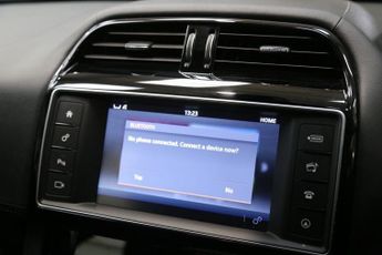 JAGUAR F-PACE 2.0 D180 Portfolio SUV 5dr Diesel Auto AWD Euro 6 (s/s) (180 ps)