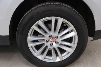 JAGUAR F-PACE 2.0 D180 Portfolio SUV 5dr Diesel Auto AWD Euro 6 (s/s) (180 ps)