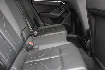 AUDI Q3 1.5 TFSI CoD 35 S line SUV 5dr Petrol S Tronic Euro 6 (s/s) (150
