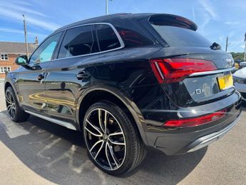 AUDI Q5 2.0 TDI 40 Sport SUV 5dr Diesel S Tronic quattro Euro 6 (s/s) (2