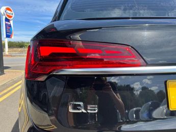 AUDI Q5 2.0 TDI 40 Sport SUV 5dr Diesel S Tronic quattro Euro 6 (s/s) (2