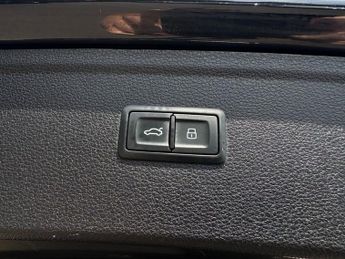 AUDI Q5 2.0 TDI 40 Sport SUV 5dr Diesel S Tronic quattro Euro 6 (s/s) (2