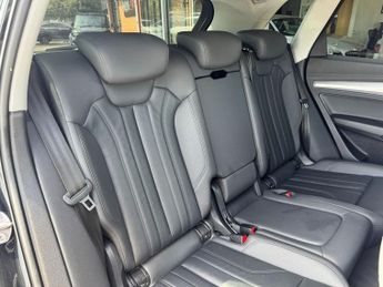 AUDI Q5 2.0 TDI 40 Sport SUV 5dr Diesel S Tronic quattro Euro 6 (s/s) (2